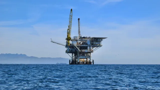 Imbarcazione in ambiente marino e offshore