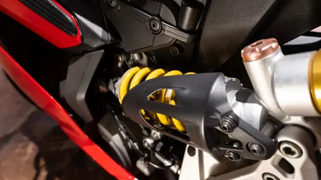 Componenti per sospensioni e sterzo nel motorsport