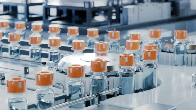 Impianto farmaceutico con apparecchiature in acciaio inossidabile